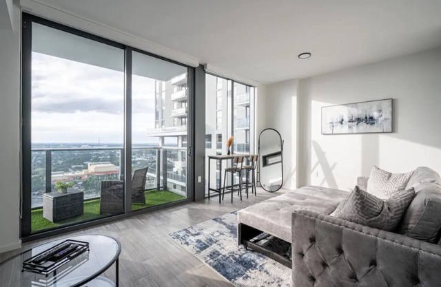 Luxury High Rise Condo Downtown Ft. Lauderdale