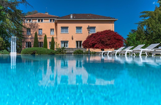 Luxury Hilltop Villa - 30.000 sqm Secular Park - Large Swimming Pool