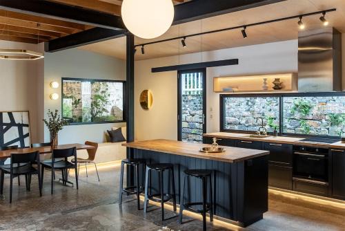 Luxury Historic Landmark Holdgates Cottage
