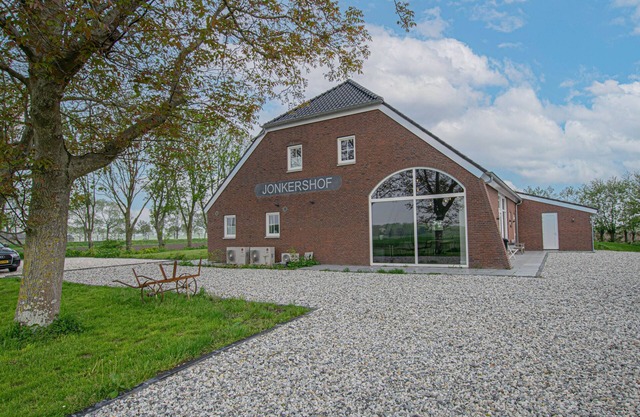 luxury holiday home with en-suite rooms