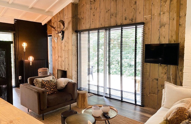 Luxury Holiday Home in Rheezerveen With Wellness