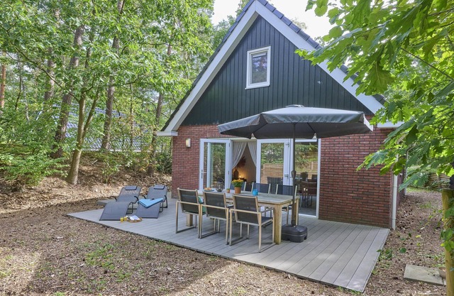 Luxury holiday home in a quiet forest park