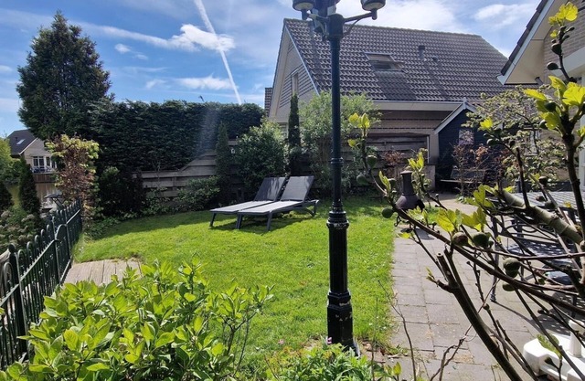 Luxury holiday home, 5 guests with boat with an electric motor