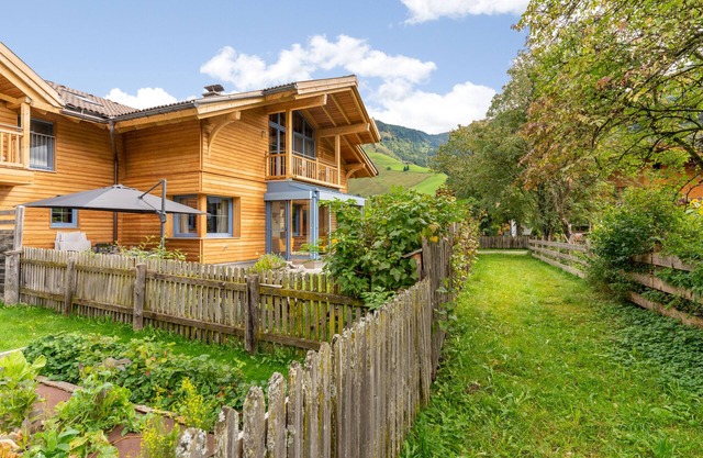 Luxury holiday home with wellness and fireplace
