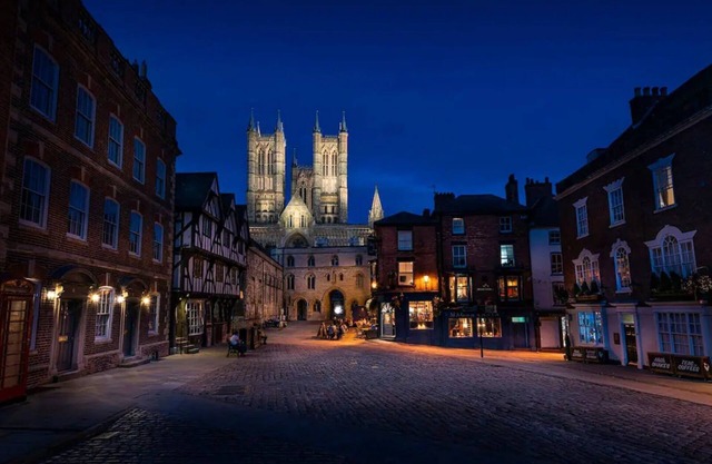 Luxury home a stones throw from the Cathedral