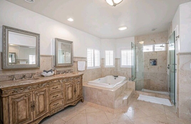 Luxury Home, centrally located to all of San Diego's attractions.