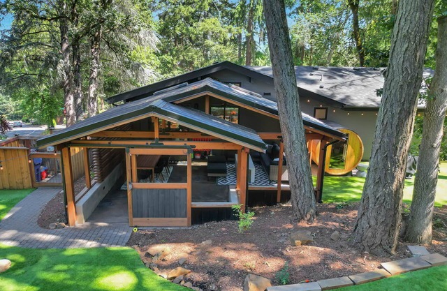 Luxury home for the whole family: Game room, sauna, covered patio and huge yard.