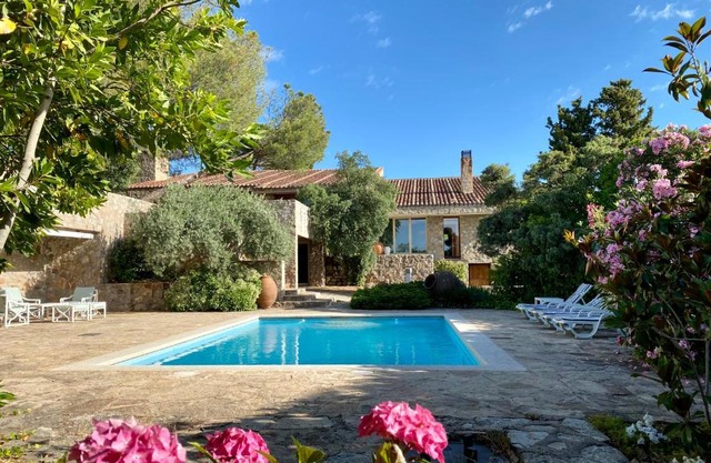 Luxury home Paraiso with pool and gym