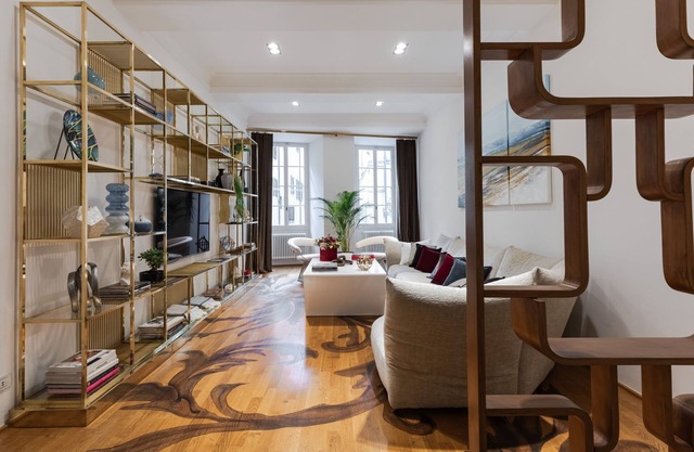 Luxury home, premier location with complimentary wine tasting upon arrival