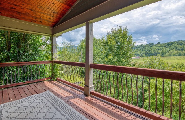 Luxury Home, Spectacular Views, Waynesville