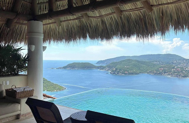 Luxury Home with Breathtaking Views in Zihuatanejo