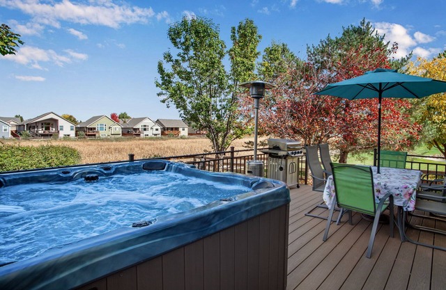 Luxury Home with hot tub. Elderly and Kid Friendly!