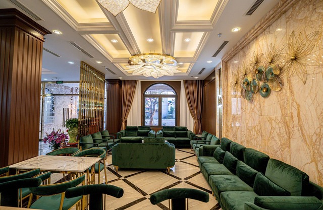 Luxury Hotel