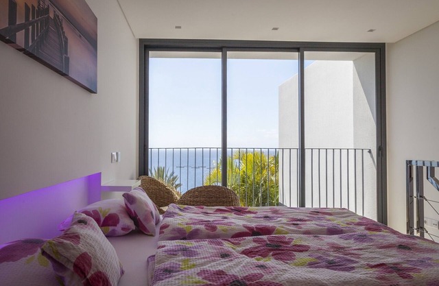 Luxury-House-Ensuite with Shower-Sea view-Casa Estrelicia
