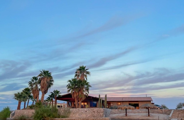 Luxury House on the Rio Hardy