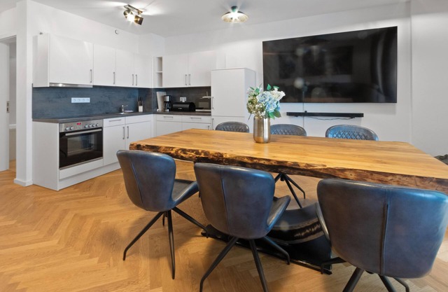 Luxury in the center for 6 pers. 3 rooms, balcony, WLAN
