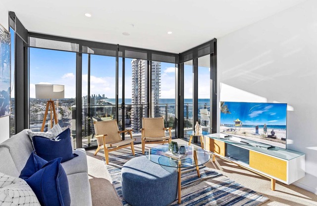 Luxury in the heart of Burleigh Heads!