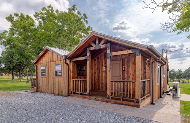 Luxury Lady Bird Cabin at Historical Farm