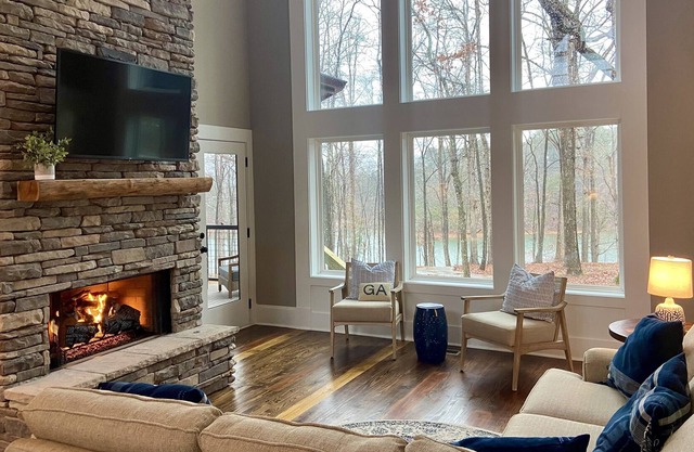 Luxury Lakefront Hartwell Home | Private Dock | Deep Water Cove | Kayaks