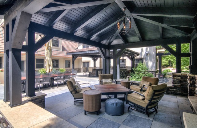 Luxury Lakefront Mansion on Chain of Lakes. Pontoon, Jetski and ATV on site!