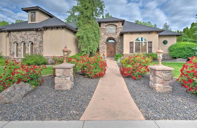 Luxury Lakeside Home w/ Game Room: Near Dtwn!