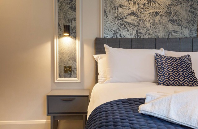 Luxury Large bedroom in the heart of Galway City