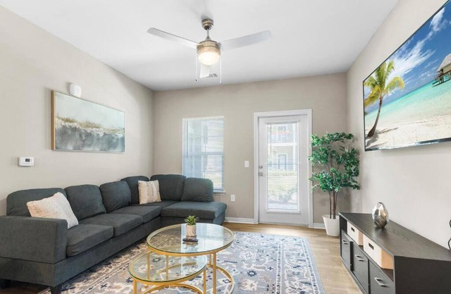 Luxury Living: 1BR Condo w/Resort-Style Amenities