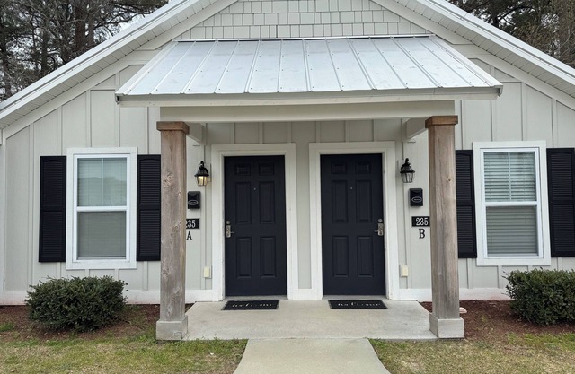Luxury Lodging, Lakefront View, King Bed w/Private Bath, Private Patio.