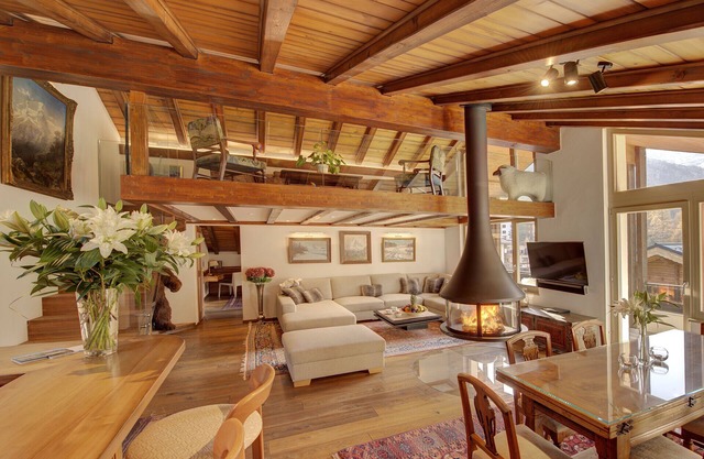 Luxury Loft, 100m to ski lift and piste, 3 En-suite Bedrooms, Matterhorn view