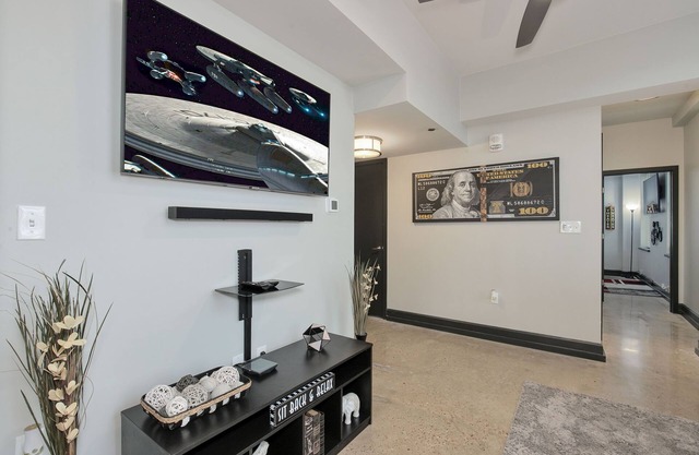 Luxury Loft Downtown!