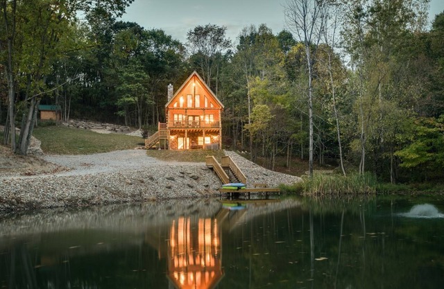 Luxury Log Cabin on Private Stocked Pond