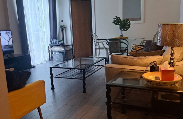 Luxury London Riverside Apartment within 3 minute walk of DLR transport network