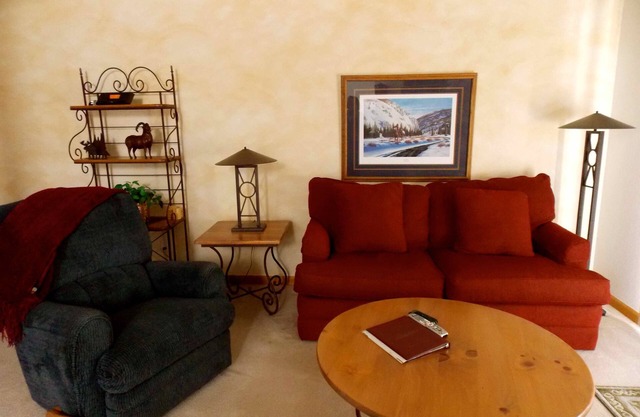 Luxury Lookout Ridge Townhome In the Heart of Summit County