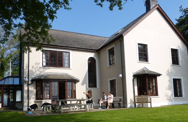 Luxury Manor House in beautiful township of Laugharne, fantastic coastal views
