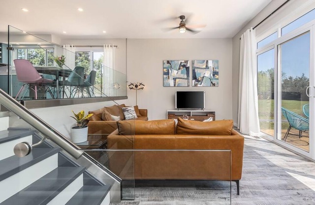 Luxury mid-century modern gem!