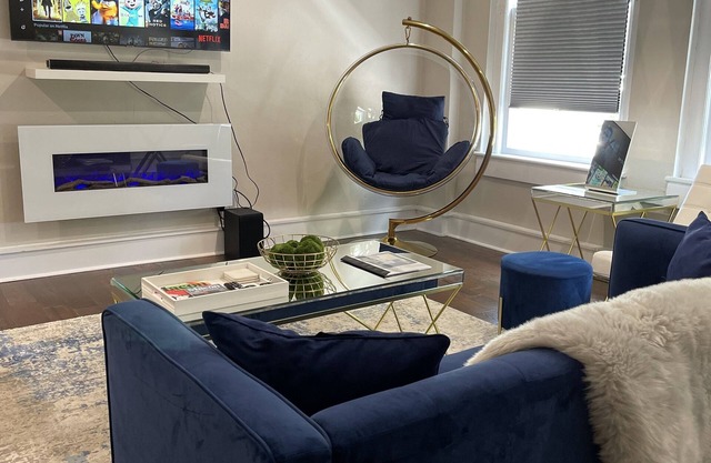 LUXURY MODERN 1 BED LOFT WITH PARKING