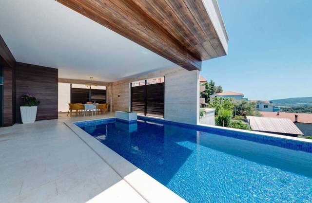 Luxury Modern Villa Joy with Pool