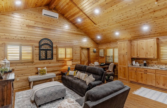 Luxury Mordicai Cabin at Historical Farm
