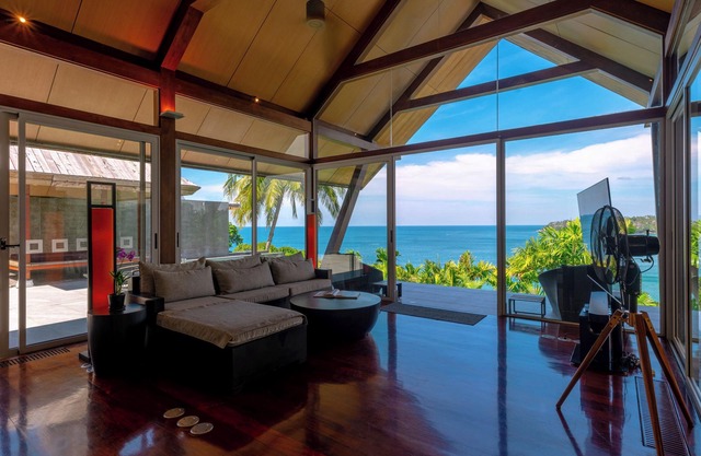 Luxury Ocean View 4 bedroom private Villa close to Surin Beach