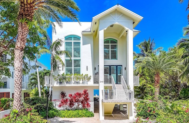 Luxury Oceanfront Oasis With Deep Water Dockage!