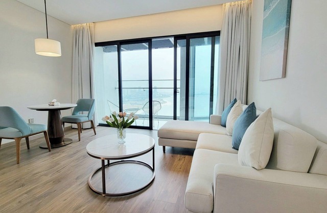 Luxury Oceanview Apartment in À La Carte Ha Long – Balcony & WiFi