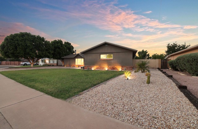 🏜 LUXURY Old Town Oasis - Heated Pool - Golf - Work - Relax