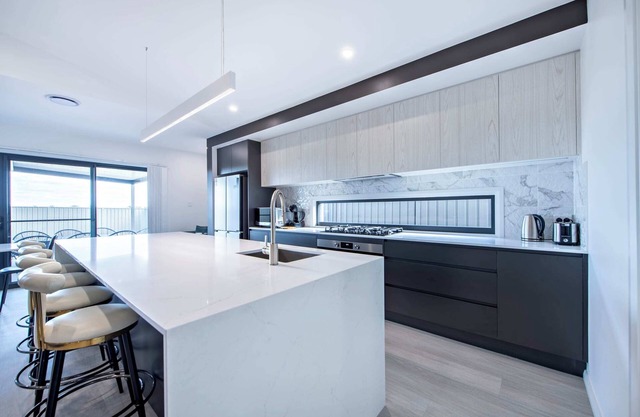 Luxury on Oxford - Contemporary Style, Sleeps 8