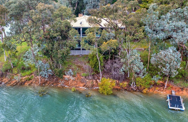 Luxury on the Lake in Eildon