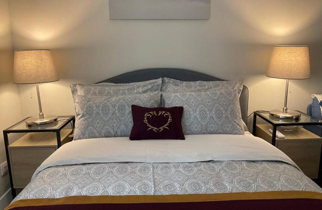 Luxury One bedroom with garden