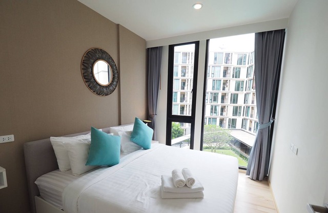Luxury One Bedroom with Infinity Pool in Phuket Town