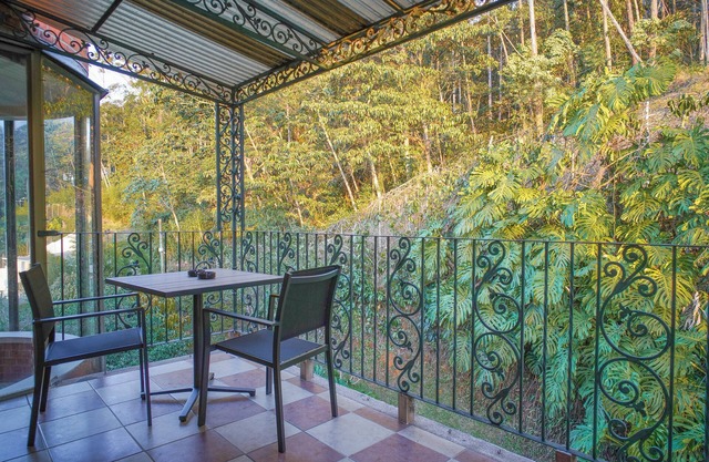 Luxury Party Home: 24/7 Gated Security, 6-Person Jacuzzi, Maid/Chef Included