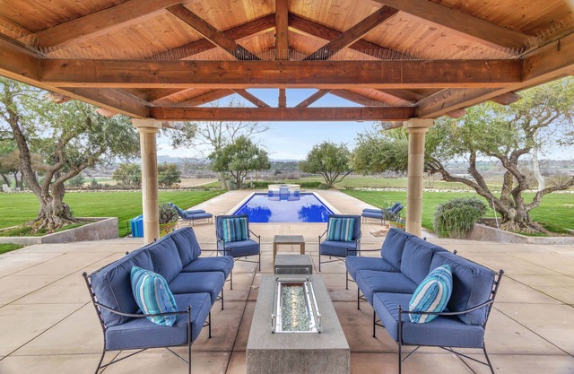 Luxury Paso Villa w/pool, jacuzzi, ping pong & bocce ball - 10 min to downtown!