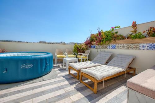 Luxury Penthouse Sea Views Garden Terrace 3 Bed 3 Bath 6 People Hot Tub from 1st of June