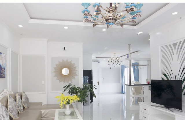 LUXURY PENTHOUSE-135sqm-3BEDROOM-3 BALCONY-FULL SUNSHINE